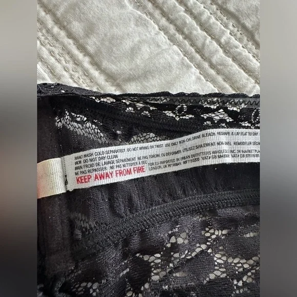 Free People Intimately Scallop Lace Bandeau in Black Size XS - Picture 10 of 14